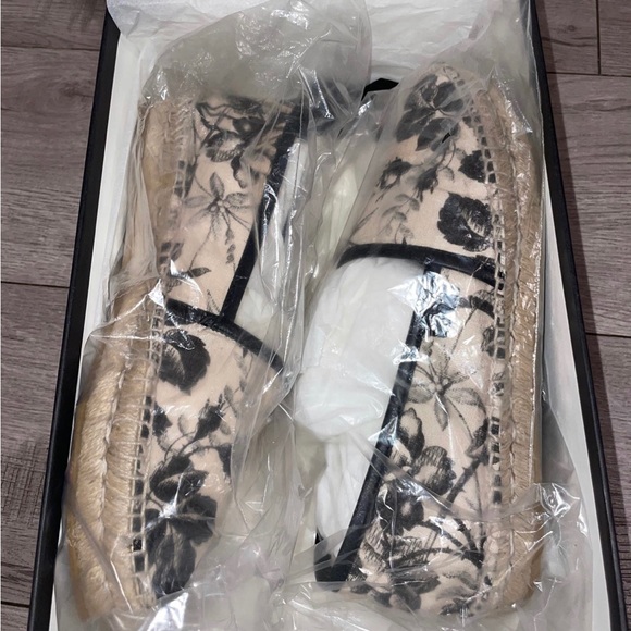 GUCCI Canvas Espadrilles - Picture 9 of 12